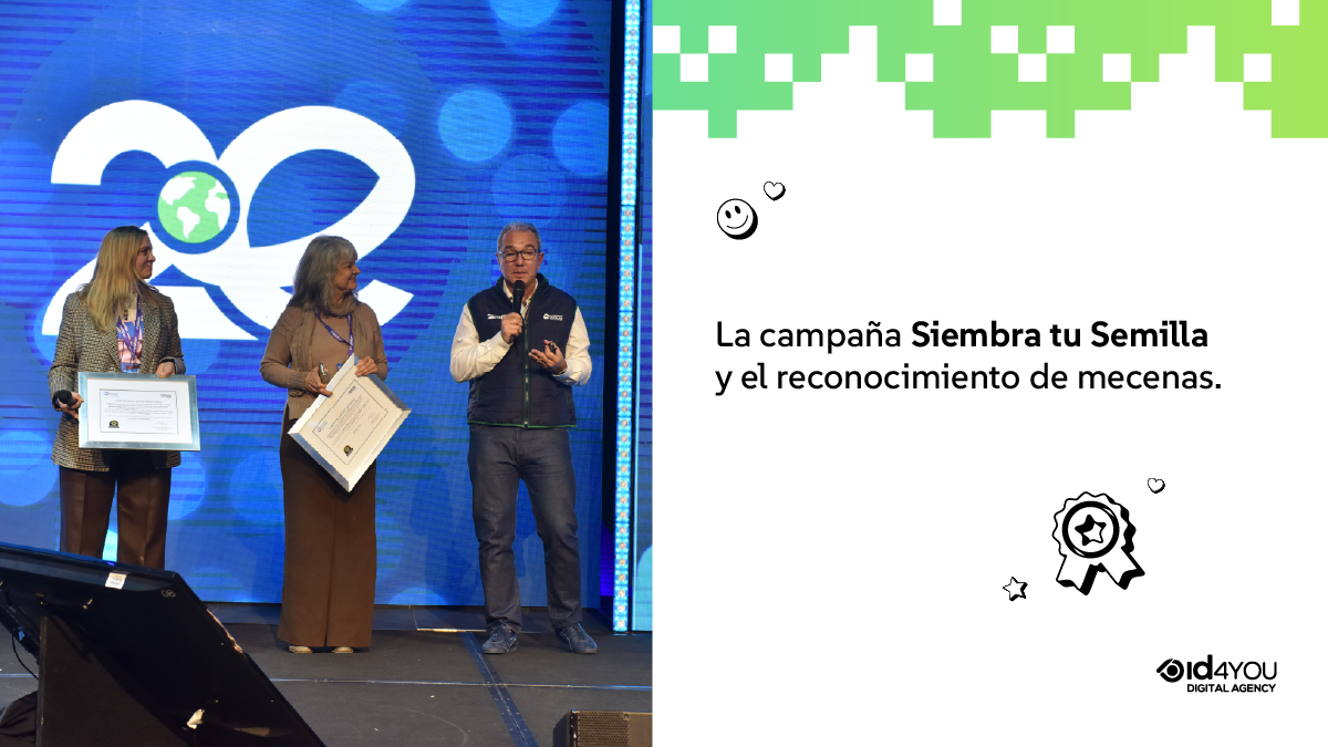 Fotografía de dos mujeres y un hombre en un escenario sosteniendo diplomas de reconocimiento frente a una pantalla con un logo circular. A la derecha, sobre un fondo blanco con detalles ilustrados y la marca ID4YOU, se lee el texto "La campaña Siembra tu Semilla y el reconocimiento de mecenas."